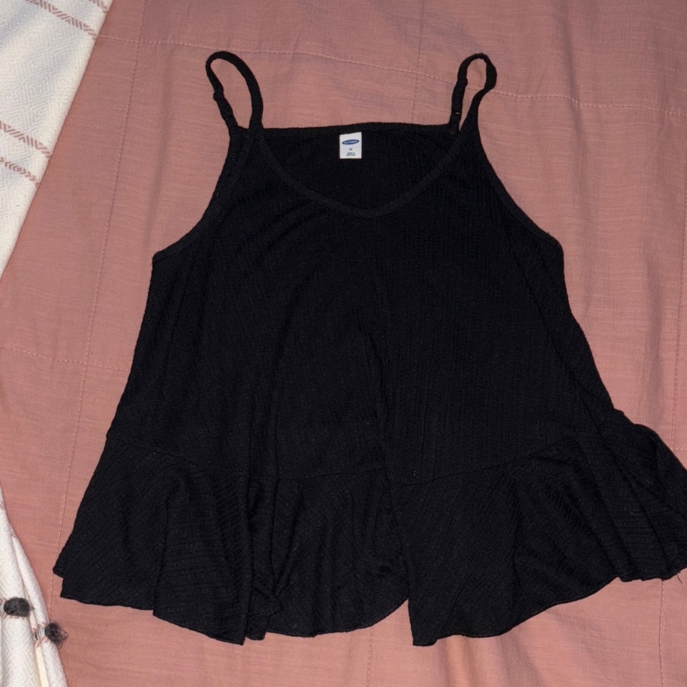 Old Navy ruffle bottom black top